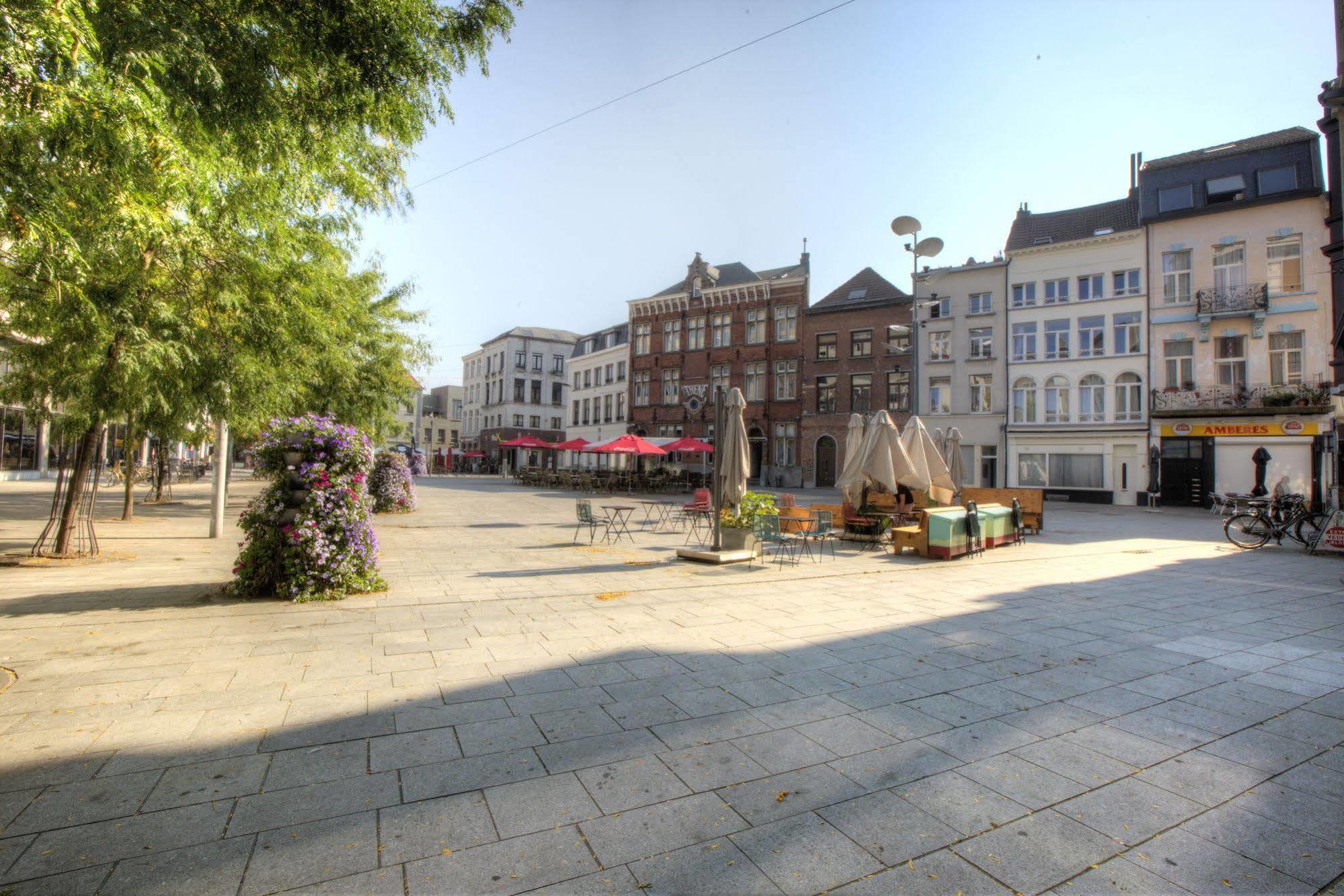 For Two Antwerp